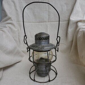 VINTAGE NORFOLK & WESTERN RAILWAY KEROSENE SIGNAL LANTERN, ARMSPEAR MFG. 1925